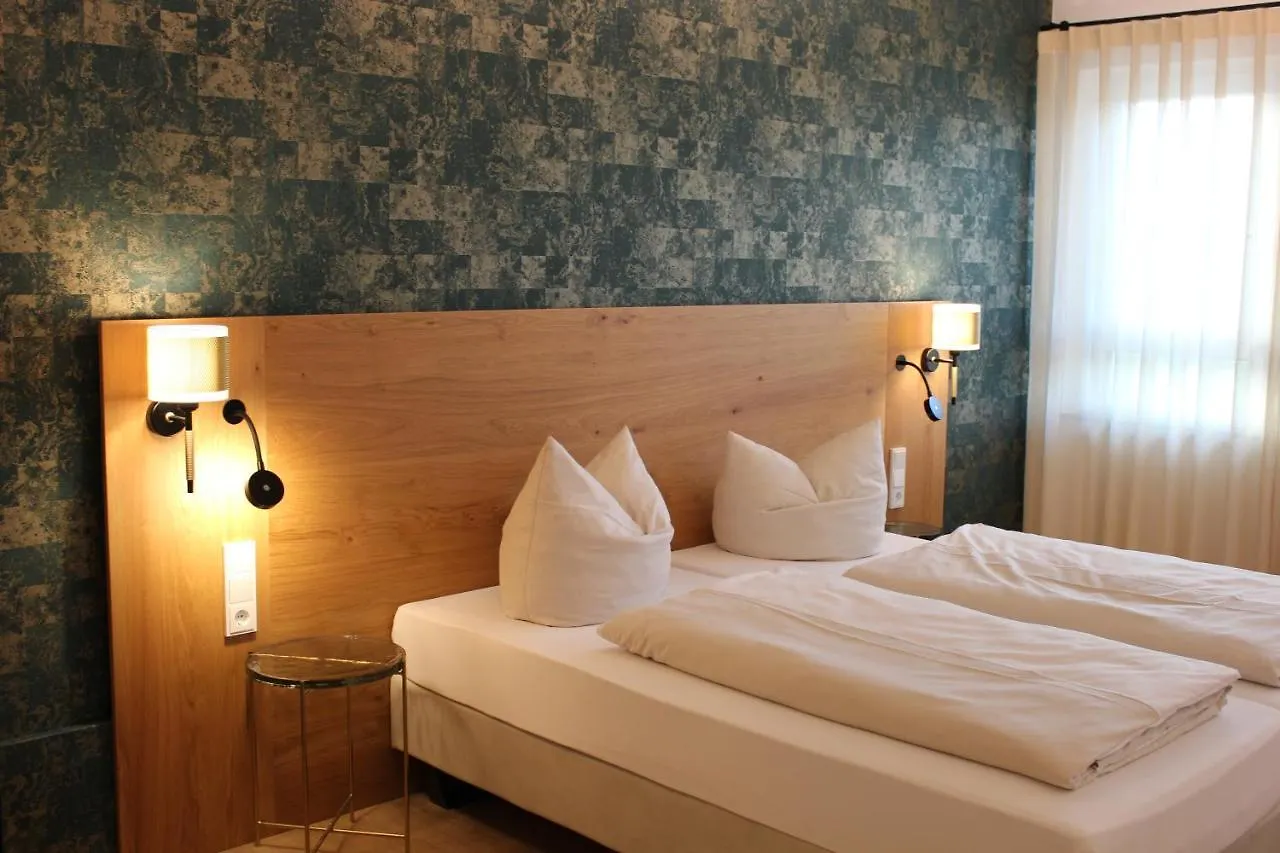 Hotel Poellners 20 Min Von Muenchen Hbf Petershausen 3*,